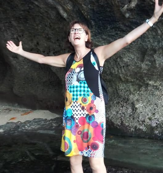 Happy_Lady_Switzerland_Siladen_Island