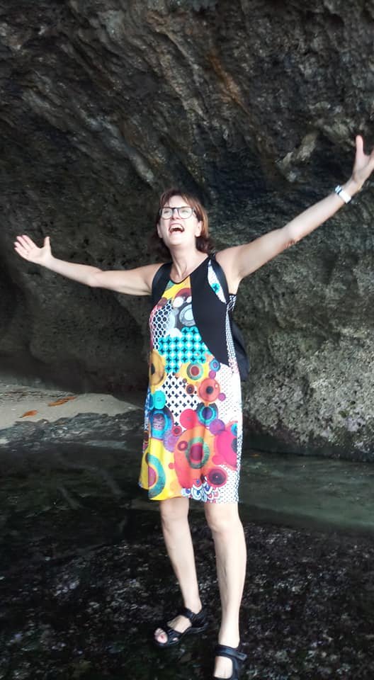 Happy_Lady_Switzerland_Siladen_Island