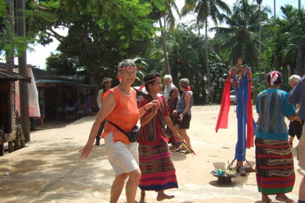Jytte_from_Denmark_Dancing_with_Dayak_Banuak_Central_Borneo