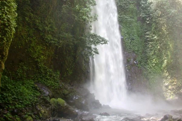 Kali_Waterfall_Minahasa_Sulawesi