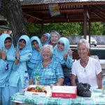 Mama_Anna_and_Friend_with_Muslim_Girls_Ternate_North_Molucca
