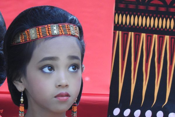 Young_Torajan_Girl_at_Funeral_Ceremony