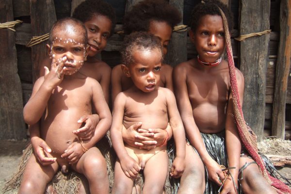 Dani_Tribe_Kids_Wamena_Puncak_Jaya_Papua_Indonesia