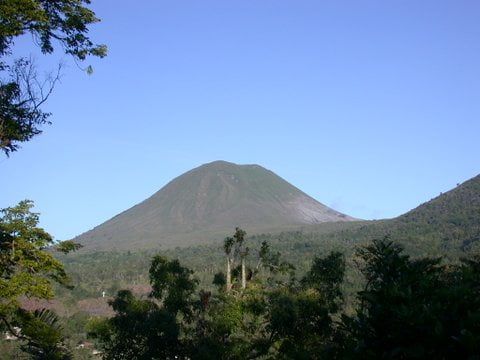 Lokon_Volcano_Tomohon_North_Sulawesi