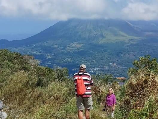 Walking_Around_Crater_Lake_Mount_Mahawu_Tomohon_North_Sulawesi