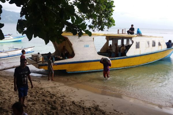 The_Public_Boat_from_Mantahagi